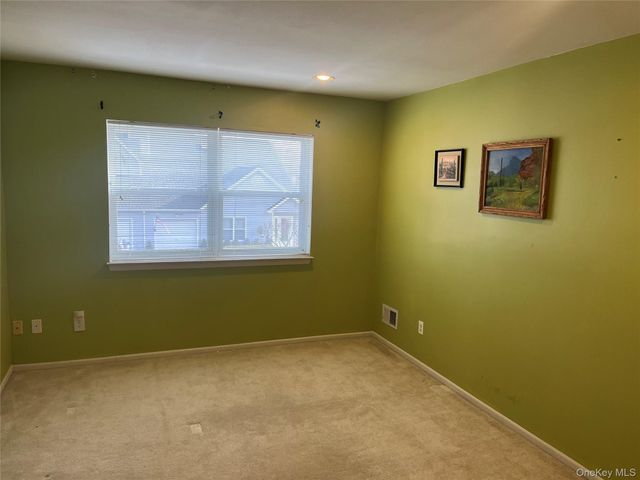 82 Lakeview Drive, Manorville, NY 11949