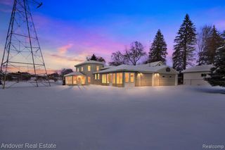 4055 Mitchell Drive, Flint, MI 48506