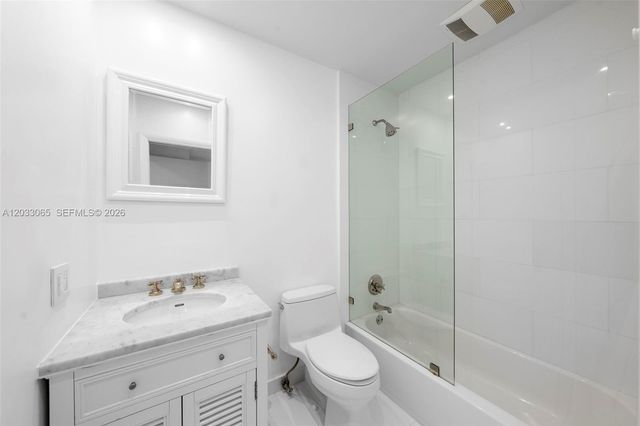 5600 Oakwood Lane, Coral Gables, FL 33156