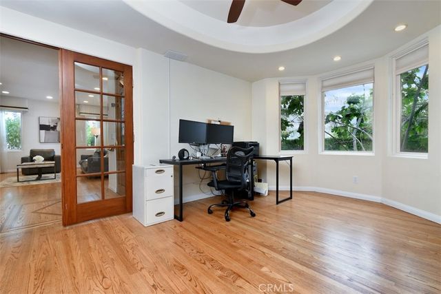 17846 Palora, Encino, CA 91316
