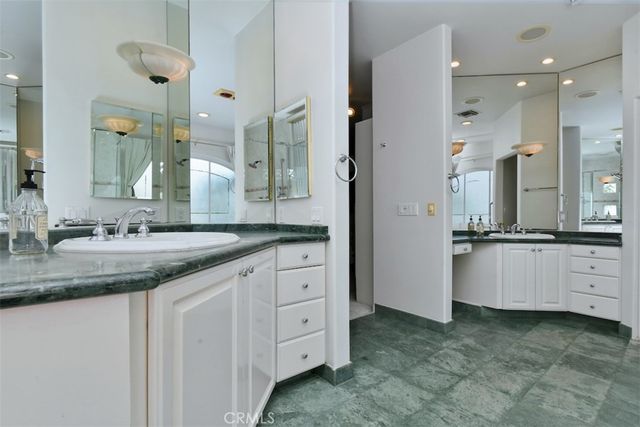 17846 Palora, Encino, CA 91316