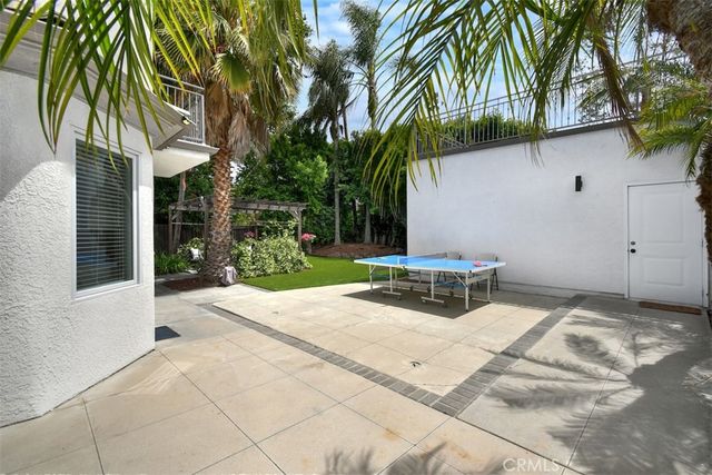 17846 Palora, Encino, CA 91316