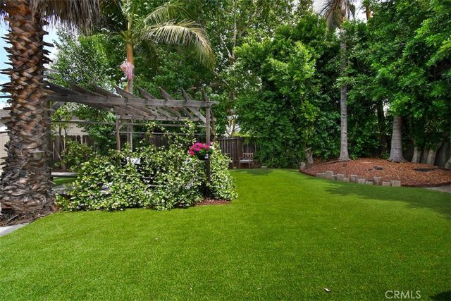 17846 Palora, Encino, CA 91316