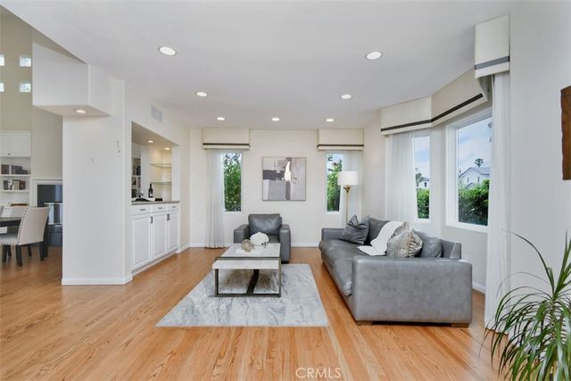 17846 Palora, Encino, CA 91316