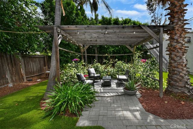 17846 Palora, Encino, CA 91316