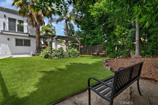 17846 Palora, Encino, CA 91316