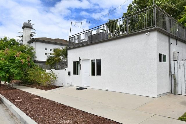 17846 Palora, Encino, CA 91316