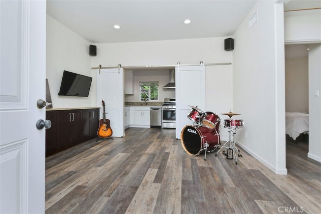 17846 Palora, Encino, CA 91316