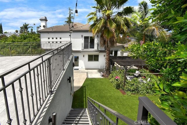 17846 Palora, Encino, CA 91316
