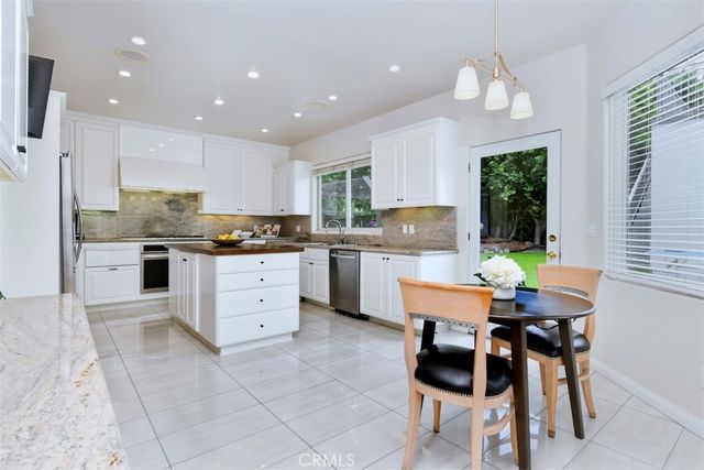 17846 Palora, Encino, CA 91316