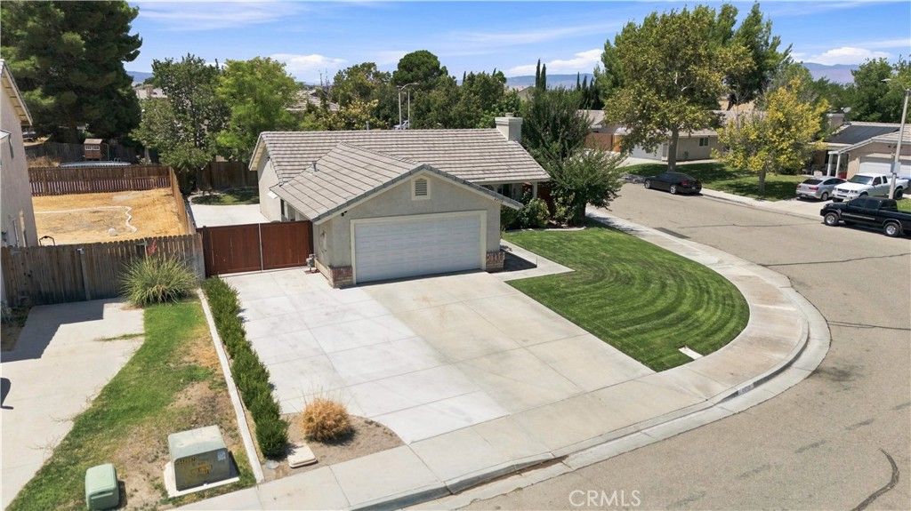 Image 3 of property listing at 44719 Tarragon Drive, Lancaster, CA 93536