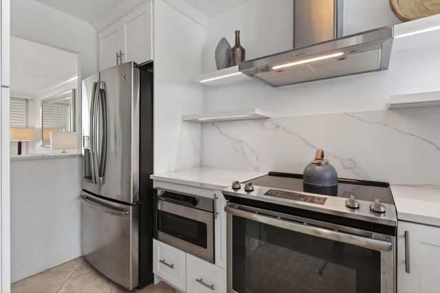 139 Sunrise Avenue 2030, Palm Beach, FL 33480