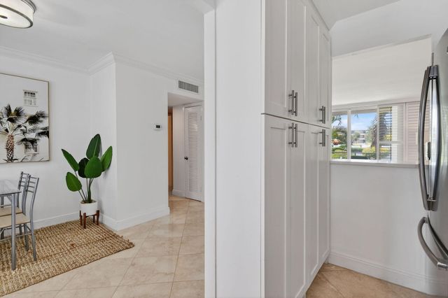 139 Sunrise Avenue 2030, Palm Beach, FL 33480