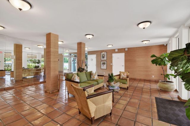 139 Sunrise Avenue 2030, Palm Beach, FL 33480