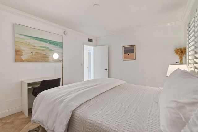 139 Sunrise Avenue 2030, Palm Beach, FL 33480