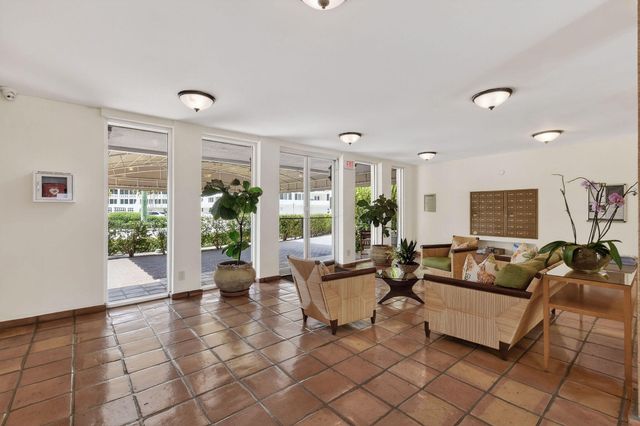 139 Sunrise Avenue 2030, Palm Beach, FL 33480