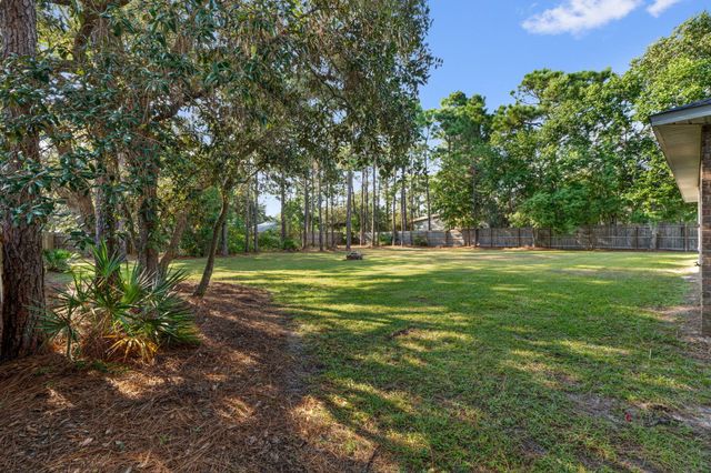 1939 Anchor Drive, Navarre, FL 32566