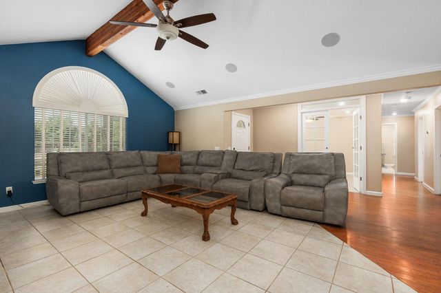 10024 E Bullard Avenue, Clovis, CA 93619