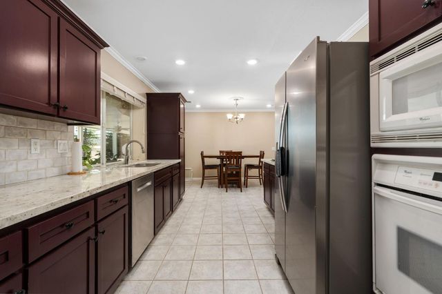 10024 E Bullard Avenue, Clovis, CA 93619