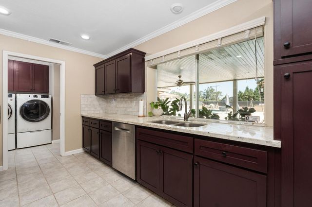 10024 E Bullard Avenue, Clovis, CA 93619