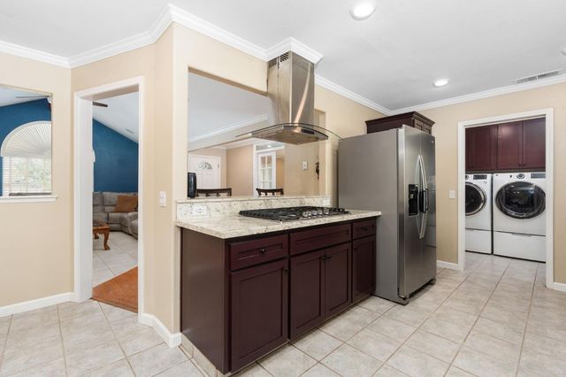 10024 E Bullard Avenue, Clovis, CA 93619