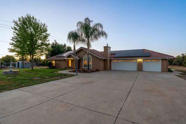 10024 E Bullard Avenue, Clovis, CA 93619