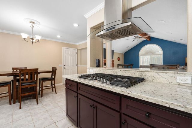 10024 E Bullard Avenue, Clovis, CA 93619