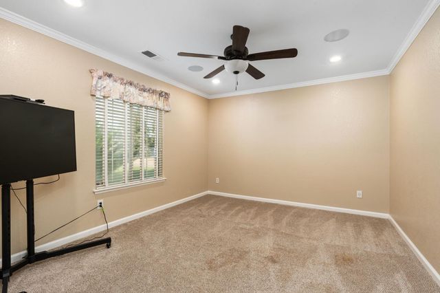 10024 E Bullard Avenue, Clovis, CA 93619