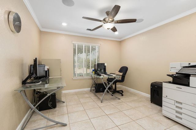 10024 E Bullard Avenue, Clovis, CA 93619