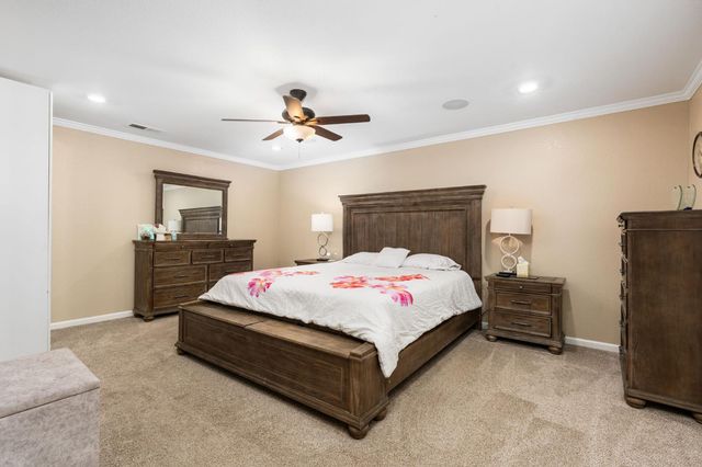 10024 E Bullard Avenue, Clovis, CA 93619