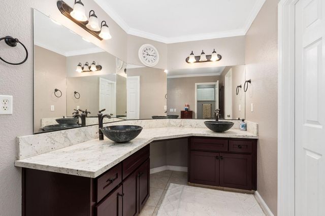 10024 E Bullard Avenue, Clovis, CA 93619