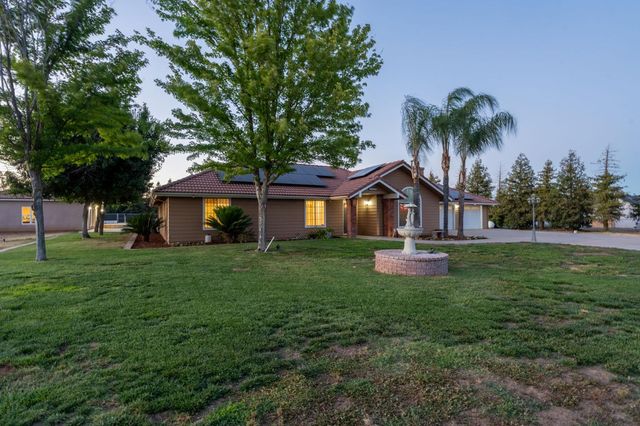 10024 E Bullard Avenue, Clovis, CA 93619