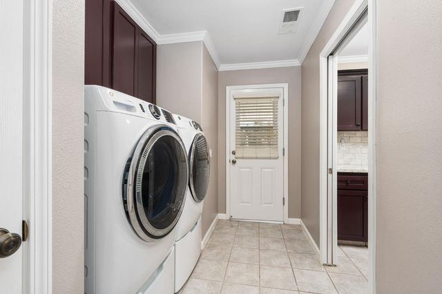 10024 E Bullard Avenue, Clovis, CA 93619