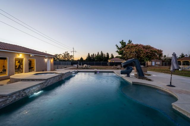 10024 E Bullard Avenue, Clovis, CA 93619