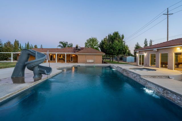 10024 E Bullard Avenue, Clovis, CA 93619