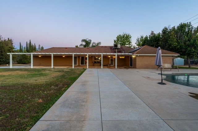 10024 E Bullard Avenue, Clovis, CA 93619