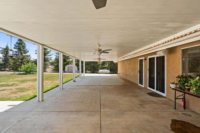 10024 E Bullard Avenue, Clovis, CA 93619