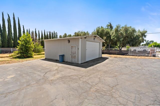 10024 E Bullard Avenue, Clovis, CA 93619