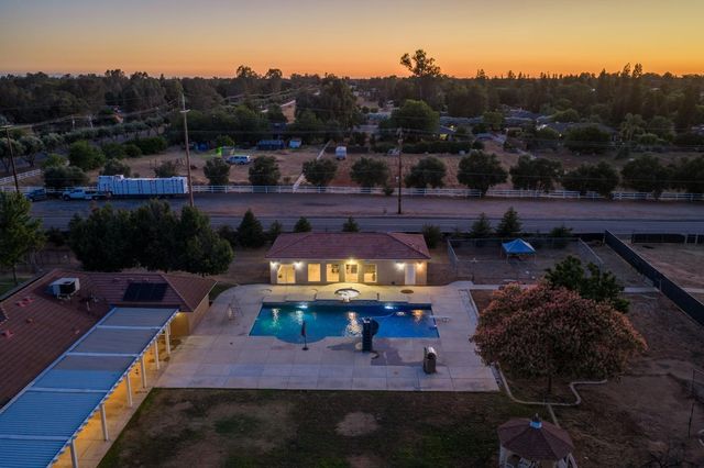 10024 E Bullard Avenue, Clovis, CA 93619