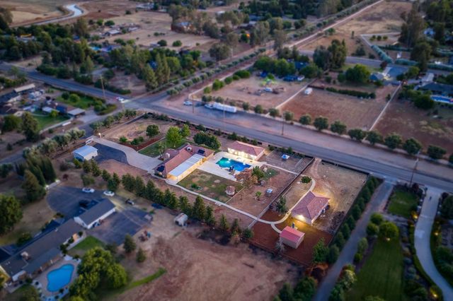 10024 E Bullard Avenue, Clovis, CA 93619