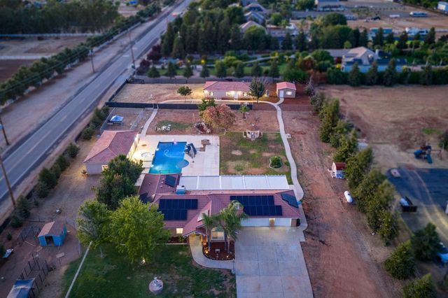 10024 E Bullard Avenue, Clovis, CA 93619