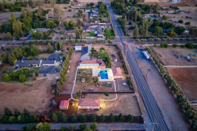 10024 E Bullard Avenue, Clovis, CA 93619