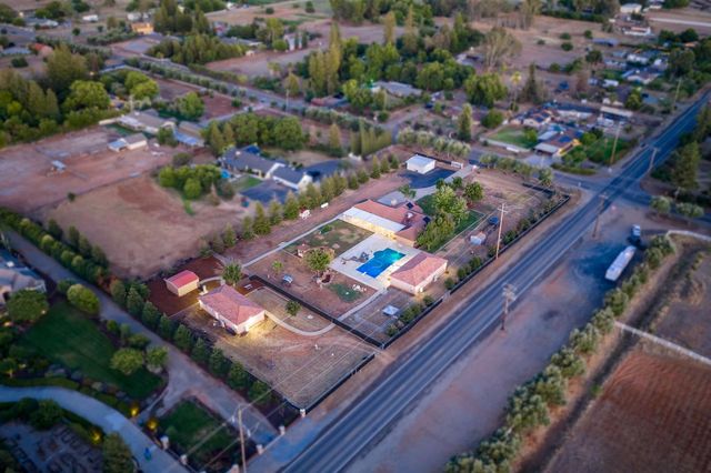 10024 E Bullard Avenue, Clovis, CA 93619