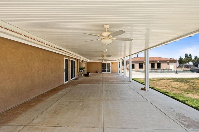 10024 E Bullard Avenue, Clovis, CA 93619