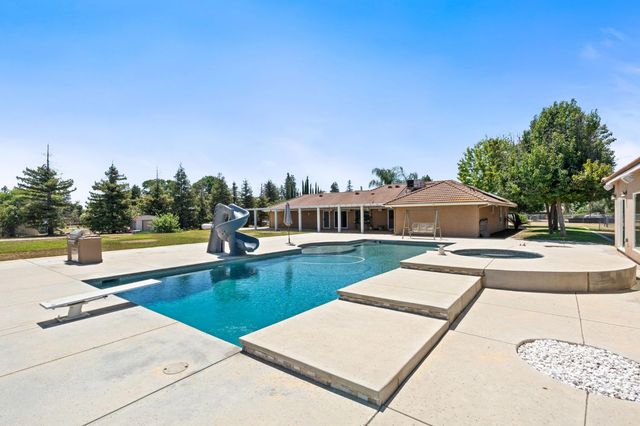 10024 E Bullard Avenue, Clovis, CA 93619