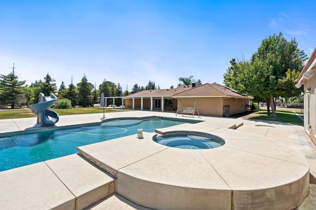 10024 E Bullard Avenue, Clovis, CA 93619