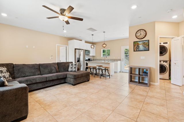 10024 E Bullard Avenue, Clovis, CA 93619