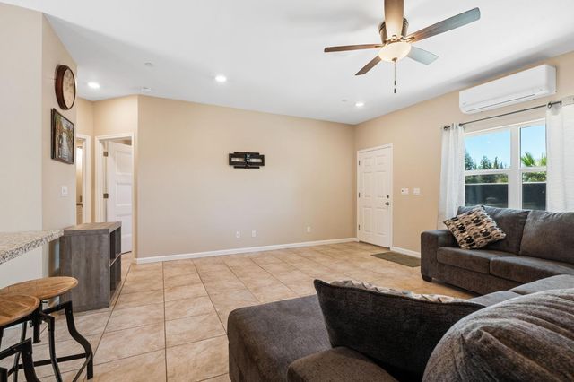 10024 E Bullard Avenue, Clovis, CA 93619