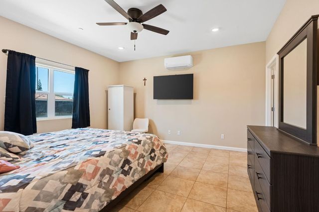 10024 E Bullard Avenue, Clovis, CA 93619
