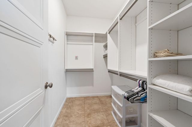 10024 E Bullard Avenue, Clovis, CA 93619